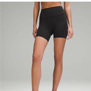 Lululemon Wunder Train High Rise Shorts 6 inches